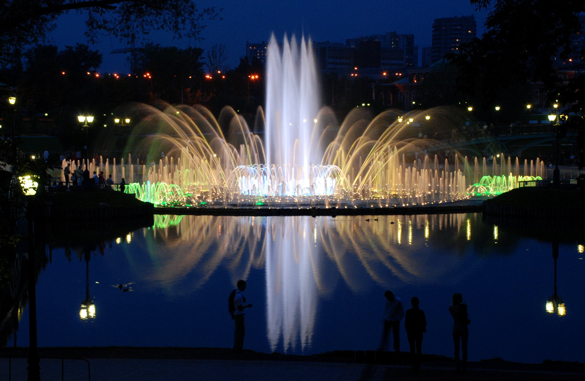 Парк царицыно ночью